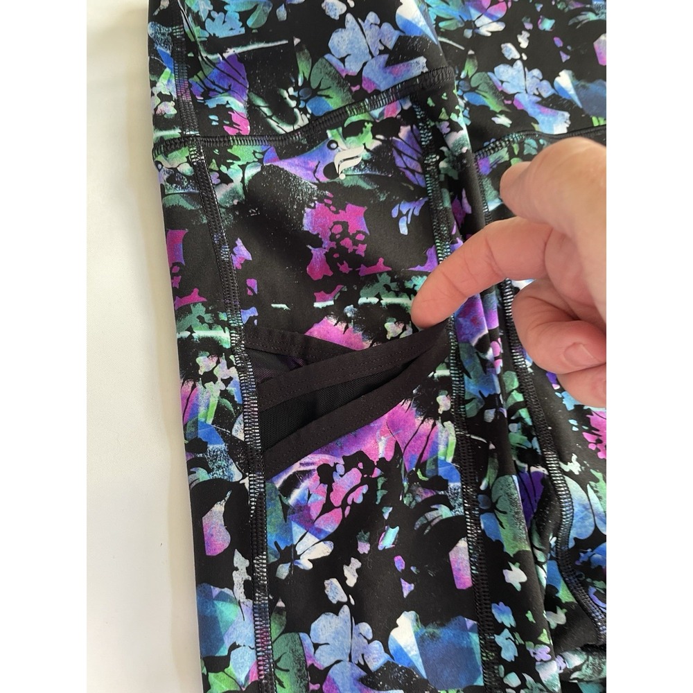 Fabletics Cropped Trinity Motion 365 Leggings Pan… - image 7